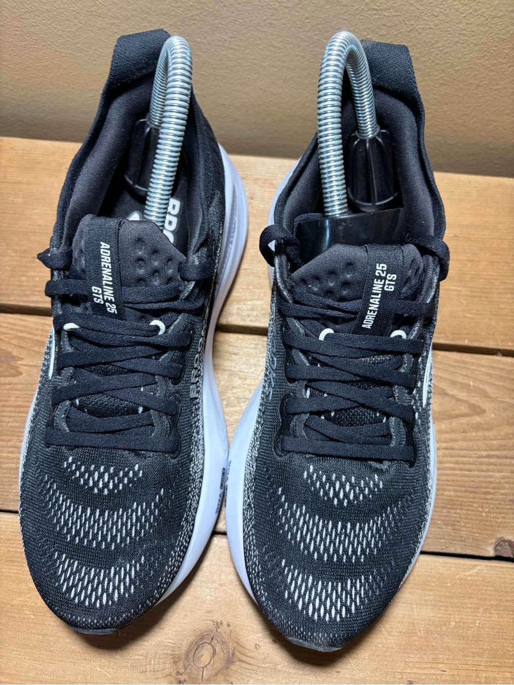 Brooks Adrenaline GTS 25 Men Size 7.5 Black White Running Shoe - Picture 5 of 9